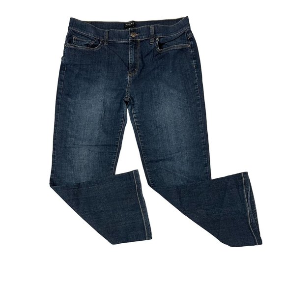 BCBG Paris Sz 14 Medium Wash Mid Rise Straight Leg Jeans - Picture 4 of 8